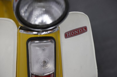 Lot 17 - 1976 Honda C70