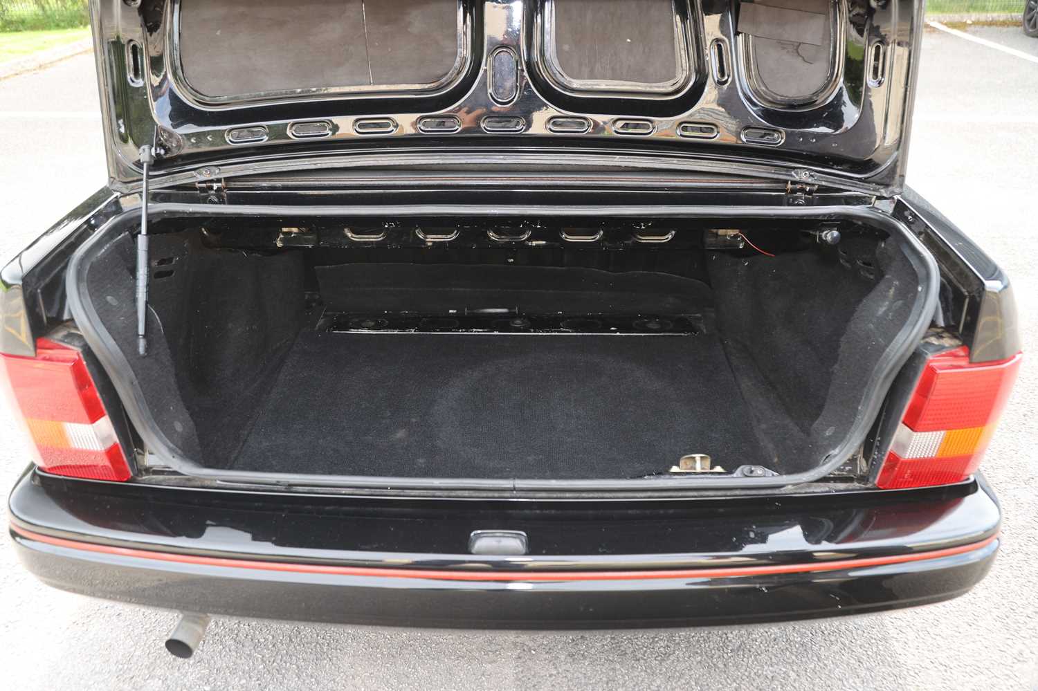 Ford Escort XR3 Gaslift | 1981-1986 Sport Boot/Hatch Replacement main image 1