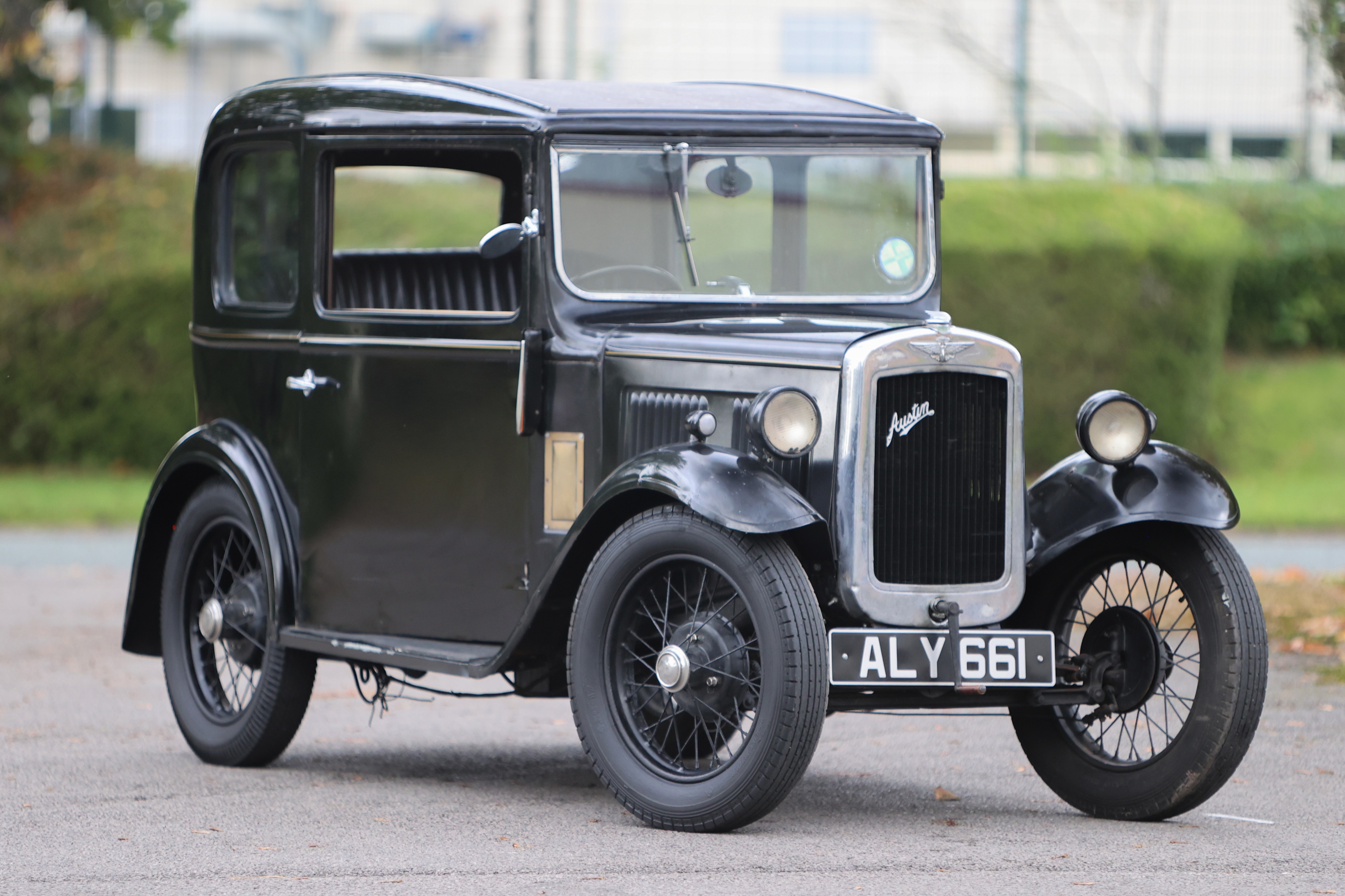 Modèle Réduit Austin 7 Saloon 1933 - Calibre N (1:160) - P&D Marsh X12 - Peint à La Main