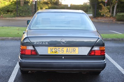 Lot 173 - 1993 Mercedes-Benz 300 CE