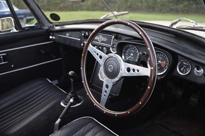 Lot 105 - 1970 MG B Roadster