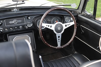 Lot 1970 MG B Roadster