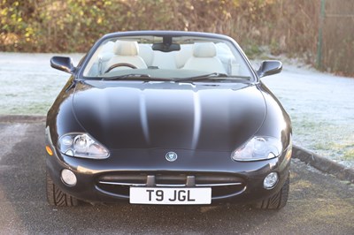 Lot 123 - 2003 Jaguar XK8 4.2 Convertible