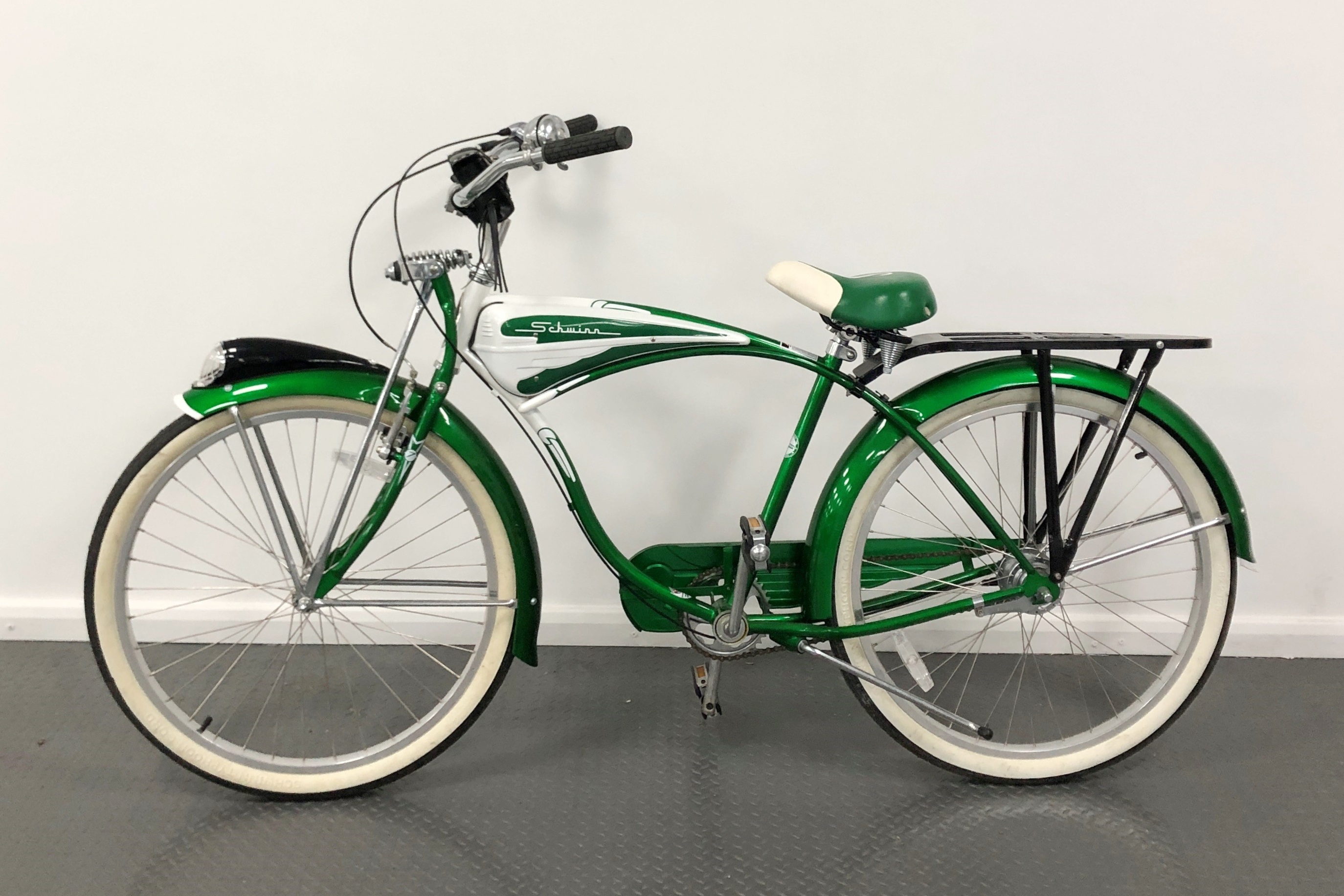 Schwinn cheap cruiser deluxe