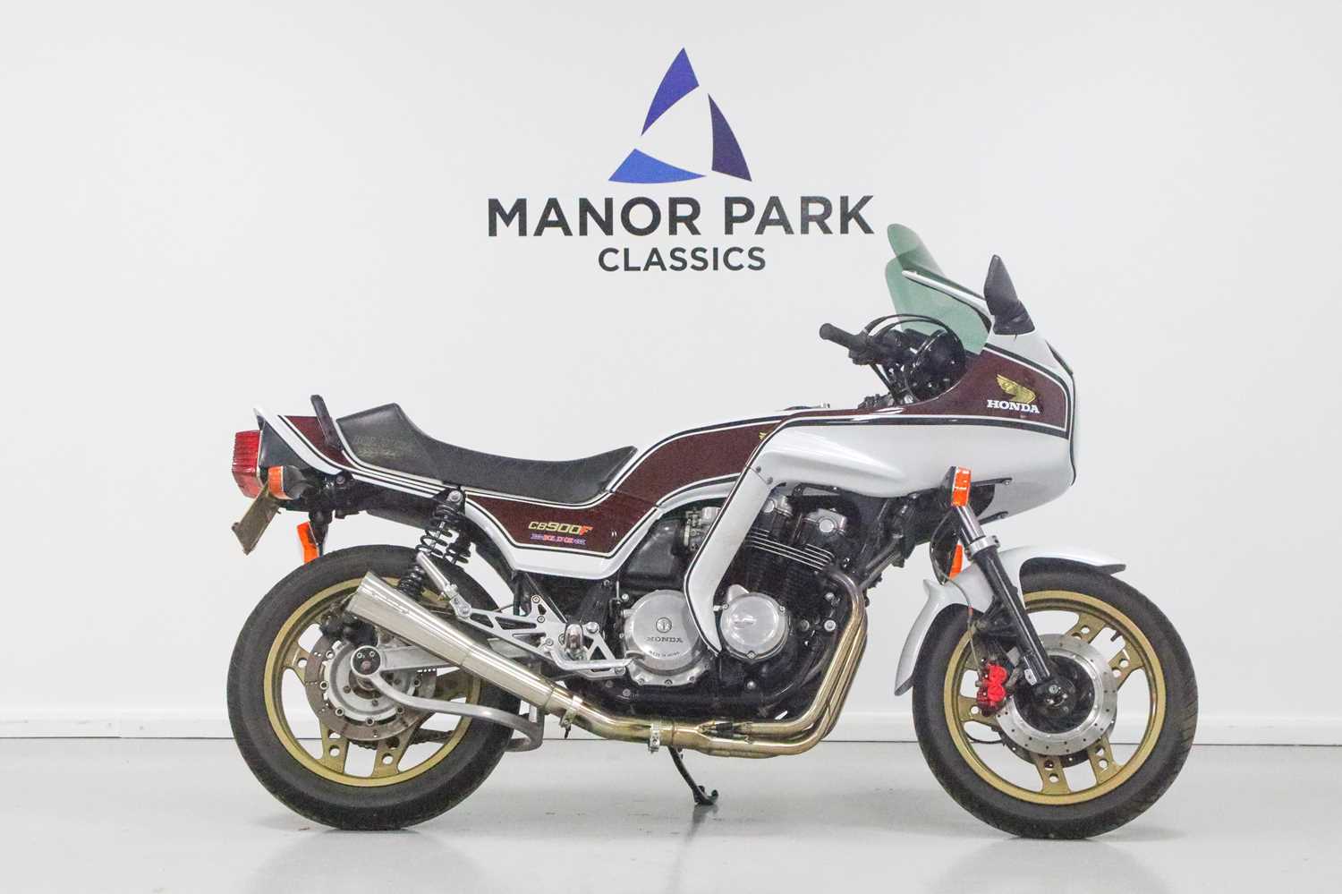 Genuine HONDA CB900F Bol d'Or NOS Fuel Tank European Spec Vintage Genuine HONDA CB900F Bol d'Or NOS Fuel Tank European Spec Vintage