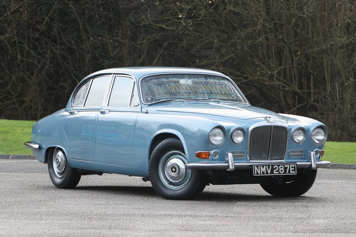 Lot 152 - 1966 Jaguar 420