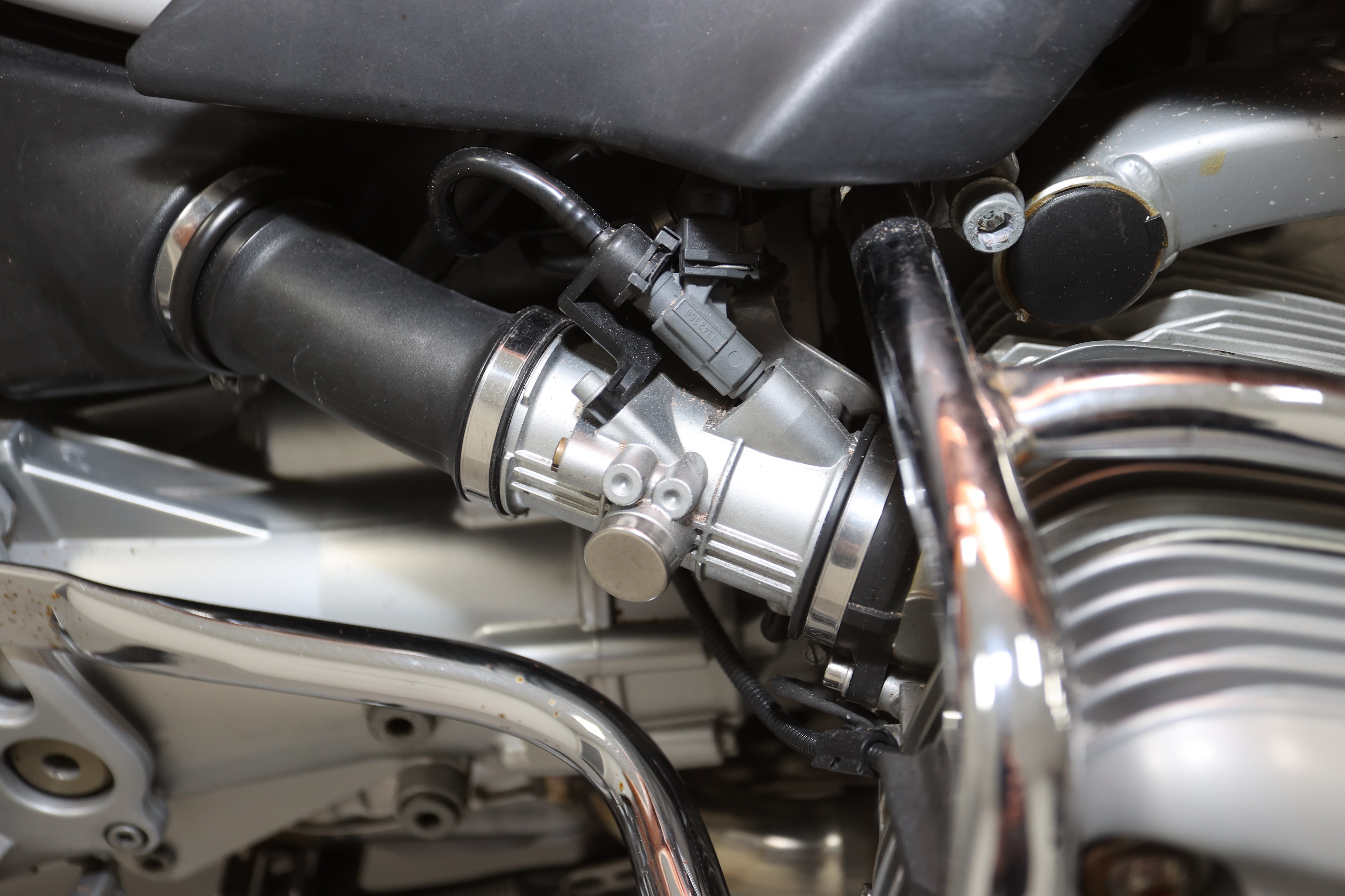 Lot 27 - 2004 BMW R1150R