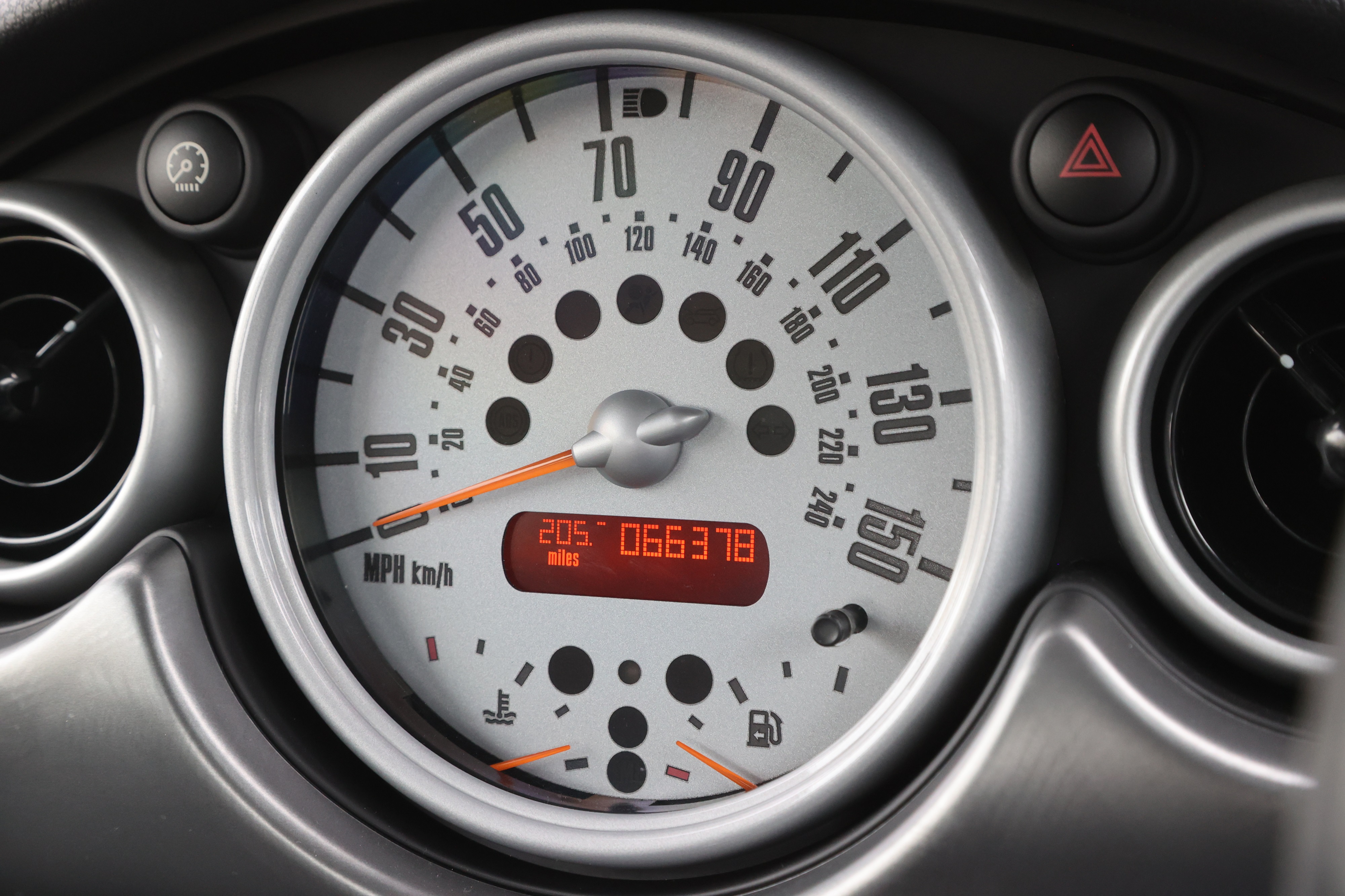 Mini R53 Dash Lot 148 - 2002 Mini Cooper S R53