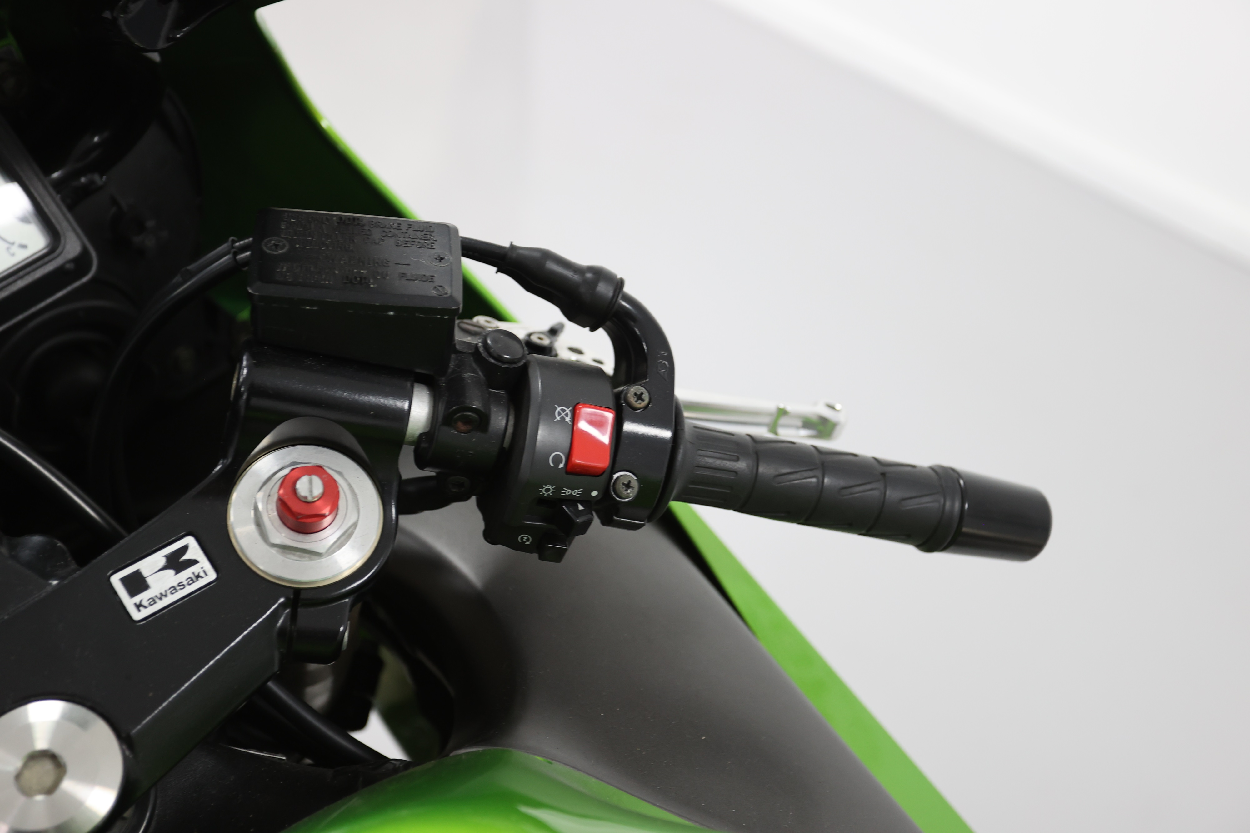 Lot 52 - 2000 Kawasaki ZX-12R Ninja