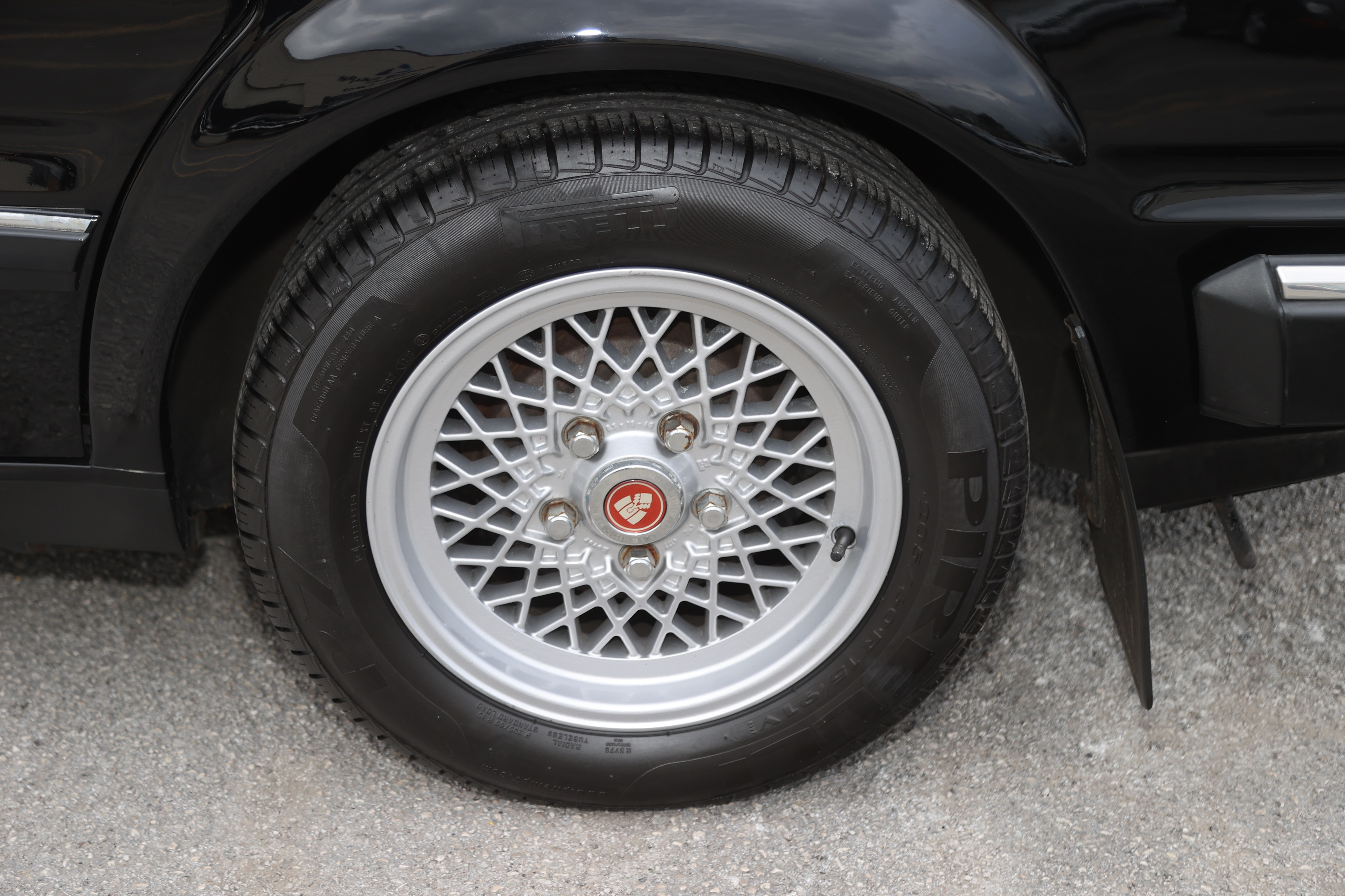 Lot 170 - 1985 Rover SD1 3500 Vanden Plas EFi