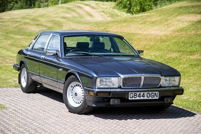 Lot 27 - 1990 Daimler 4.0 Litre