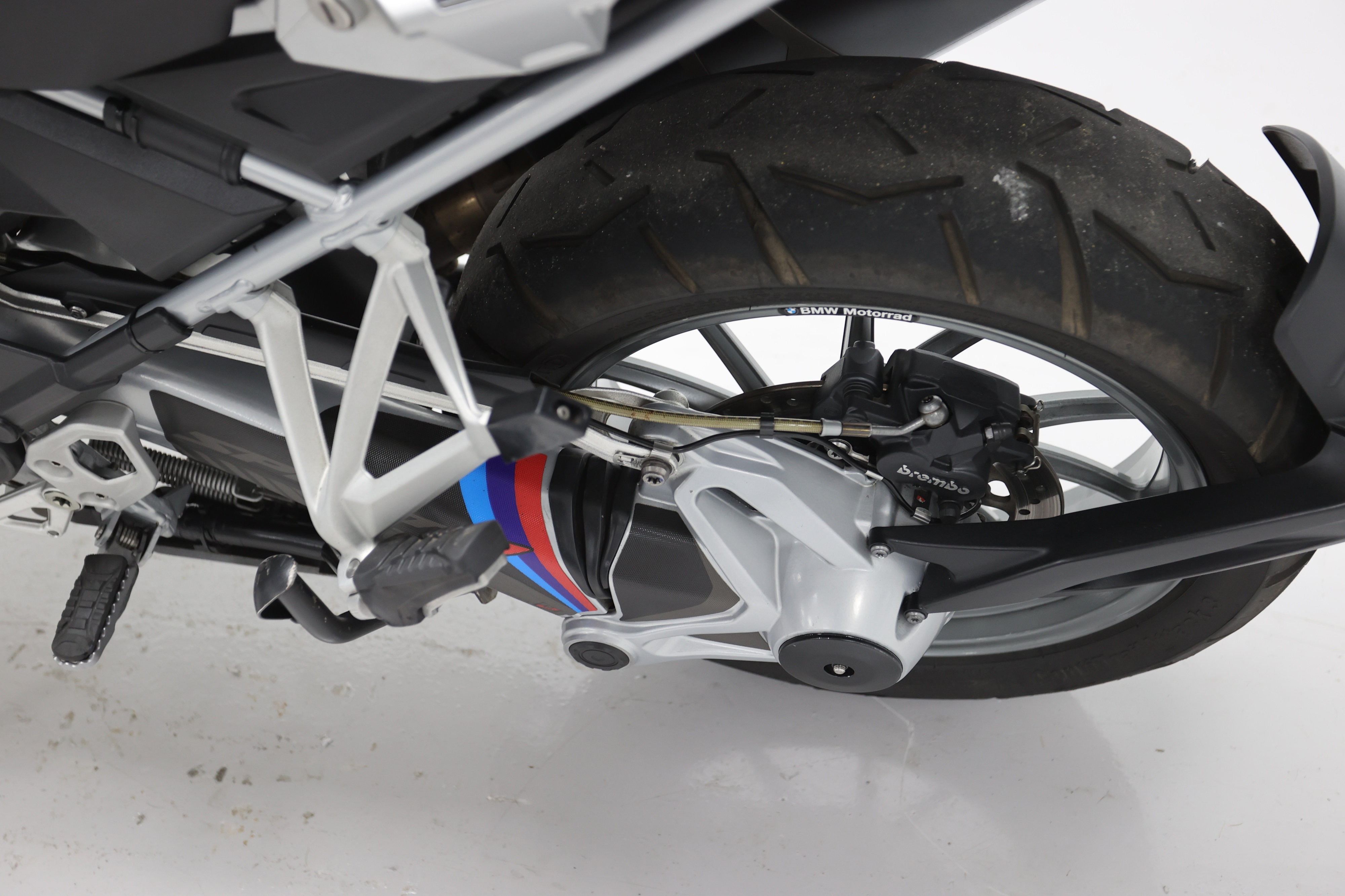 Bmw R1200gs Rear Boot Lot 49 - 2014 BMW R1200GS