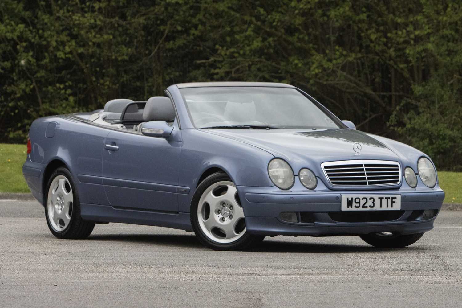 Lot 198 - 2000 Mercedes CLK 430 Elegance