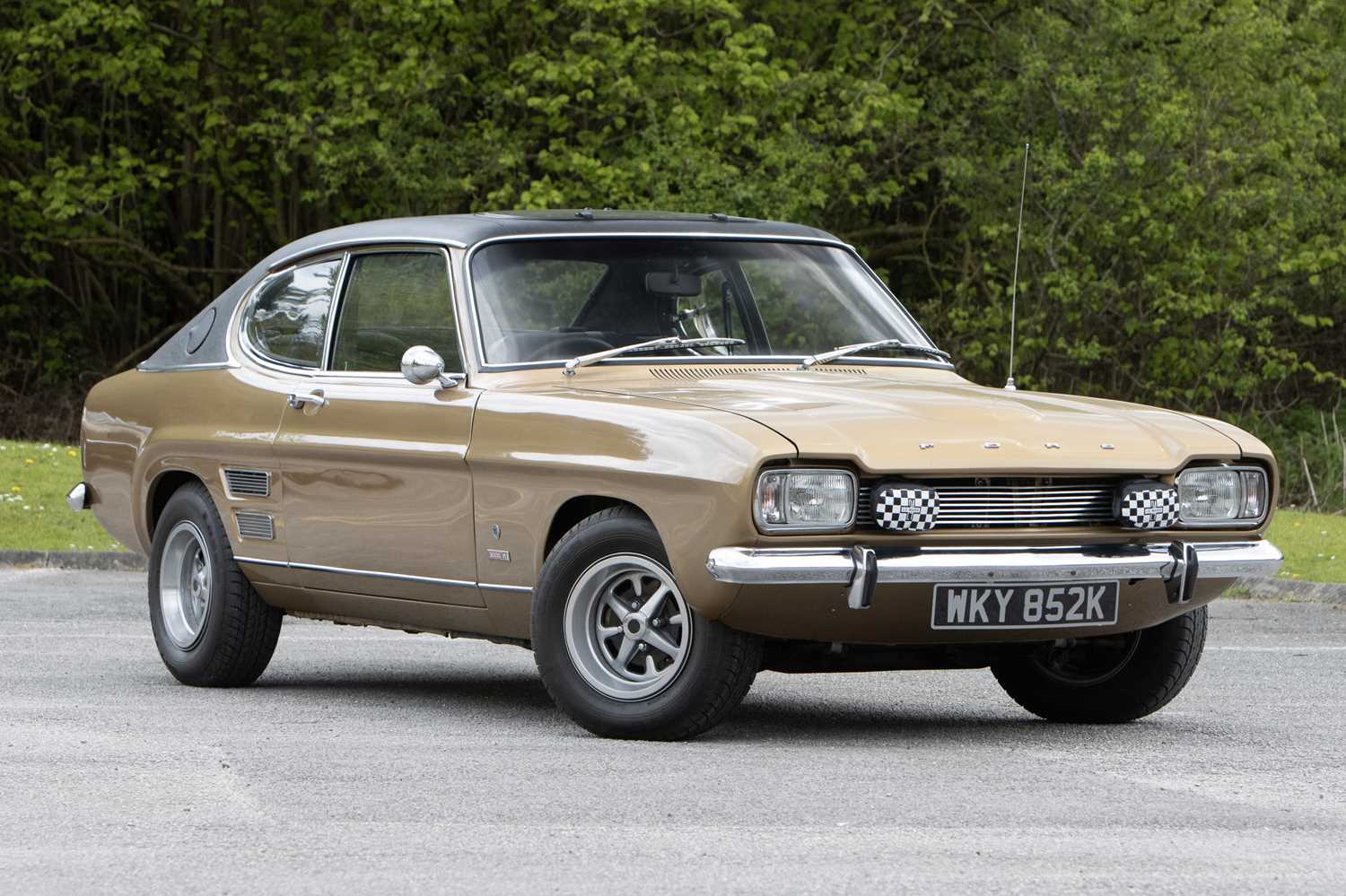 Lot 1972 Ford Capri 3000 GT XL