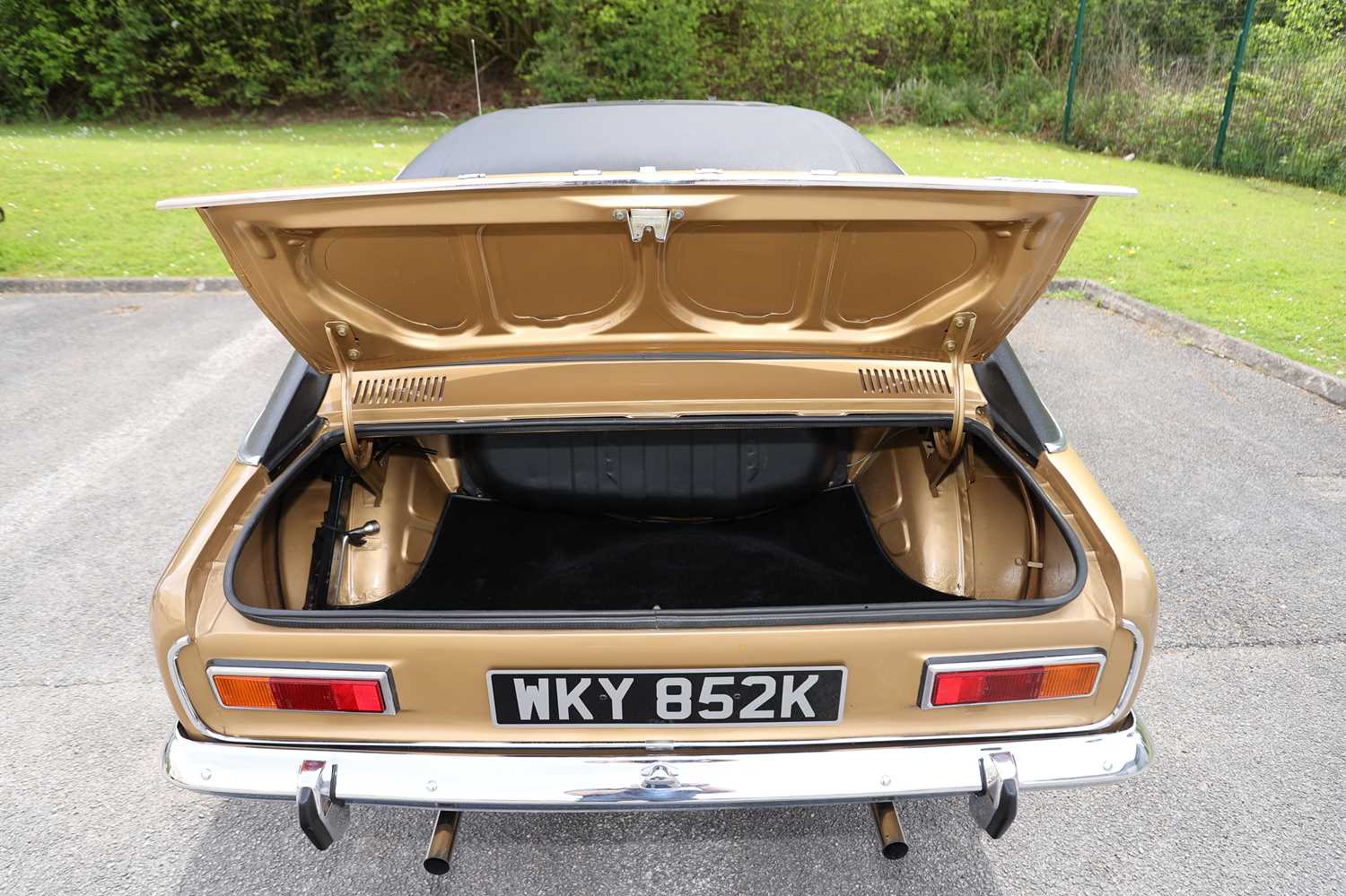 Lot 135 - 1972 Ford Capri 3000 GT XL