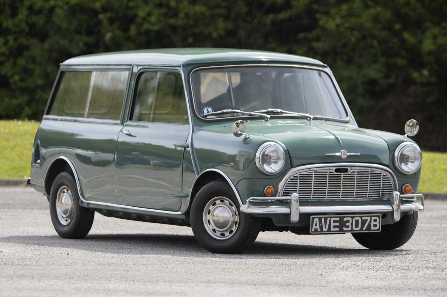 Lot 1964 Morris Mini Minor Traveller