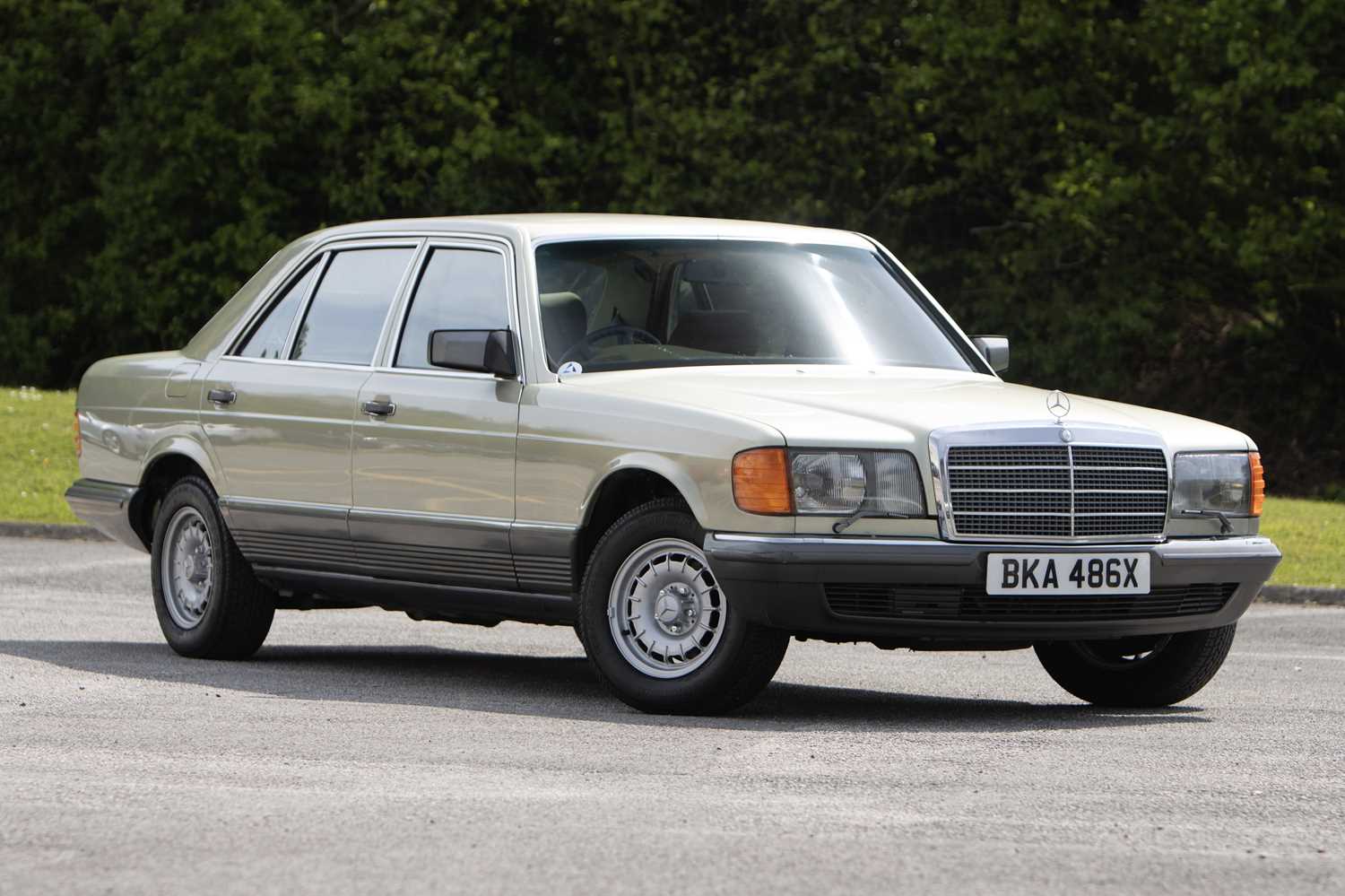 Lot 1981 Mercedes-Benz 380 SEL