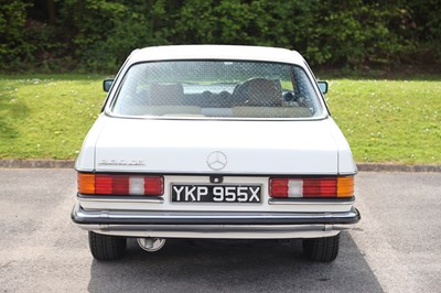 Lot 1981 Mercedes-Benz 230 CE