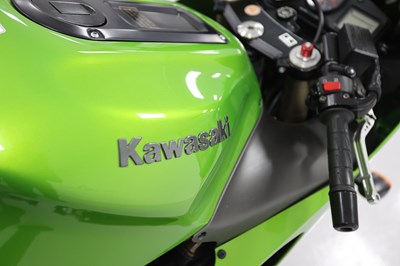 Lot 23 - 2000 Kawasaki ZX-12R Ninja