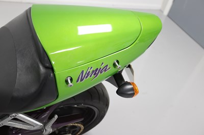 Lot 23 - 2000 Kawasaki ZX-12R Ninja