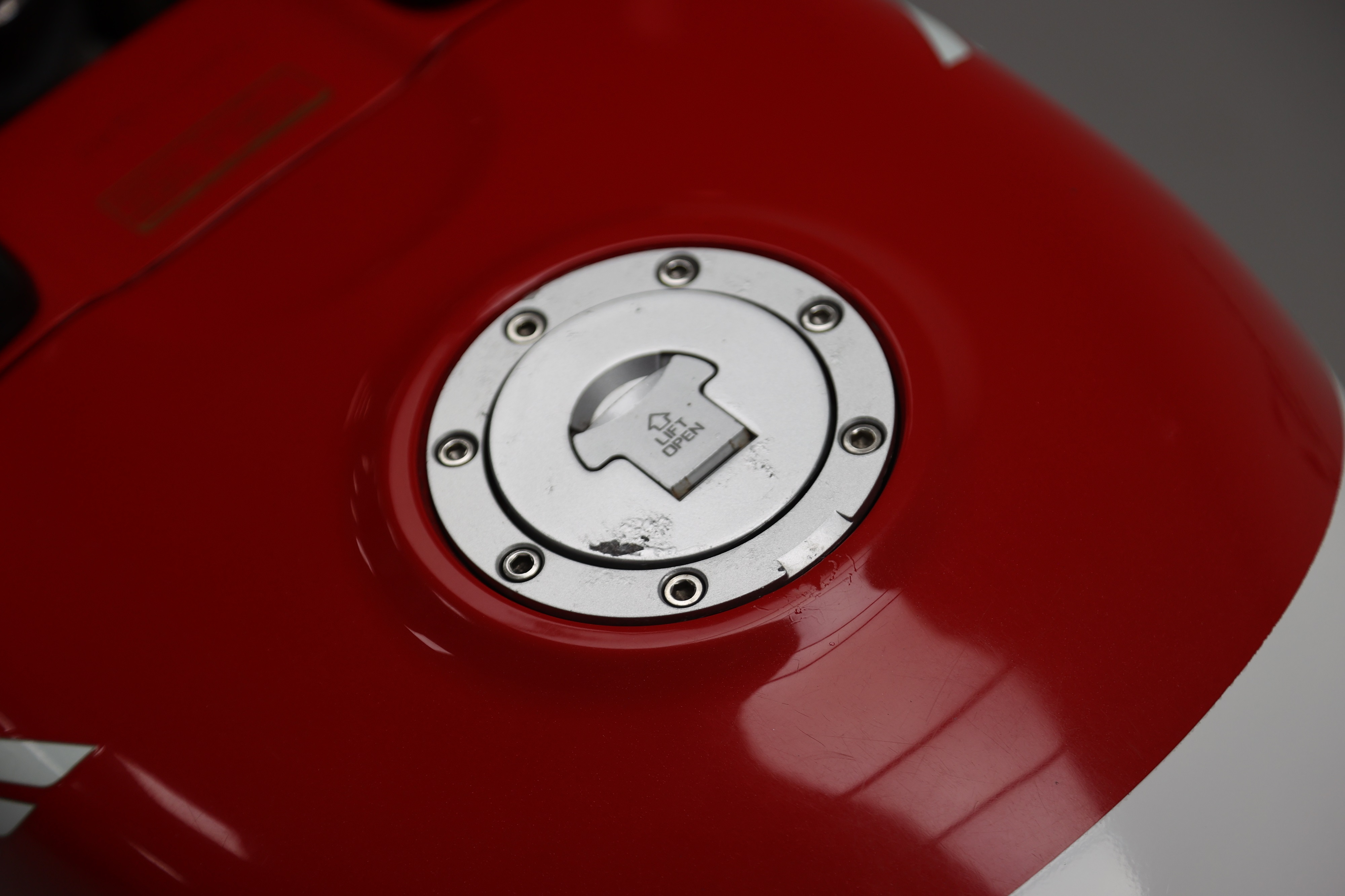 Lot 12 - 1994 Honda RVF400