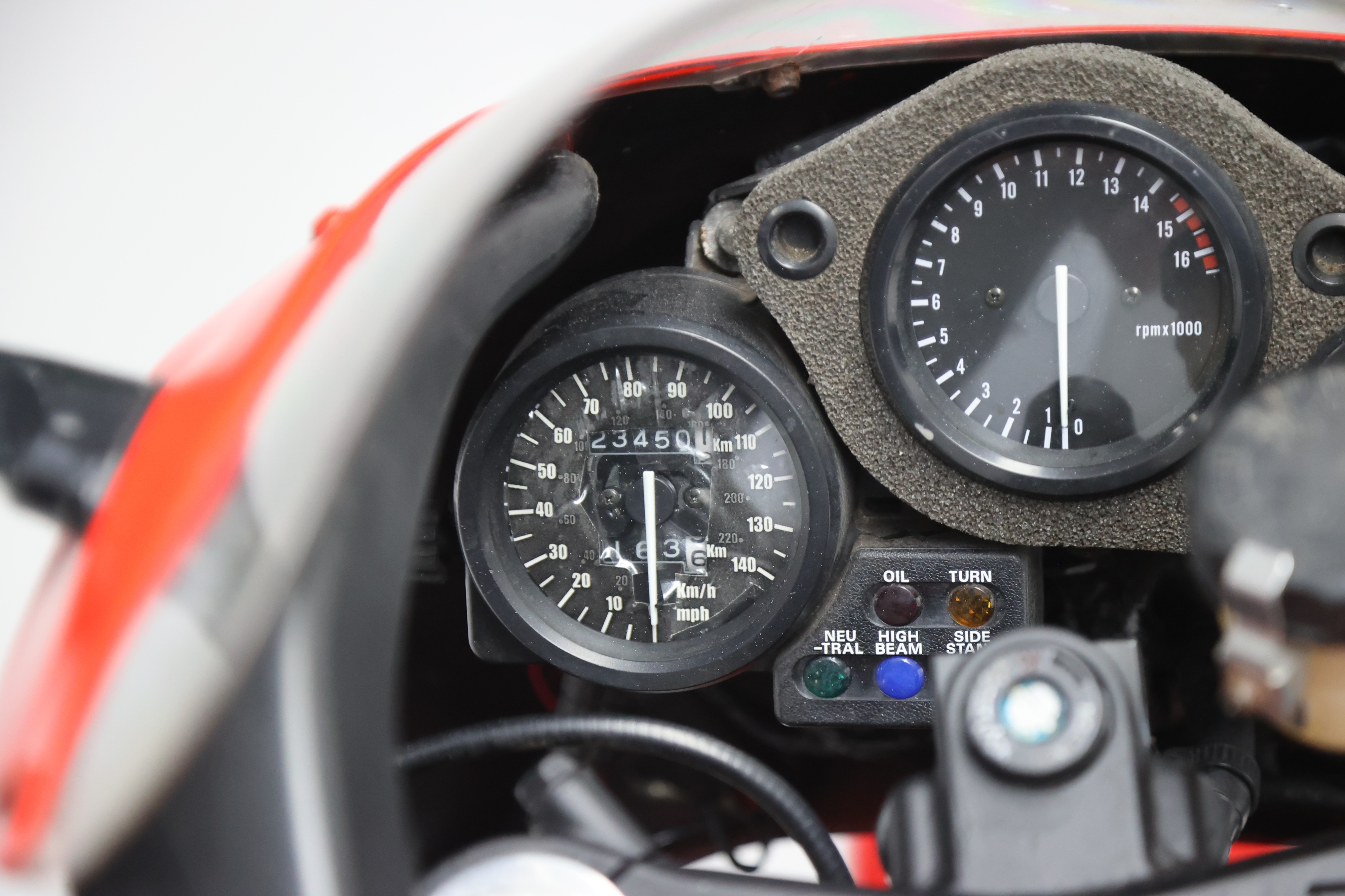 Lot 12 - 1994 Honda RVF400