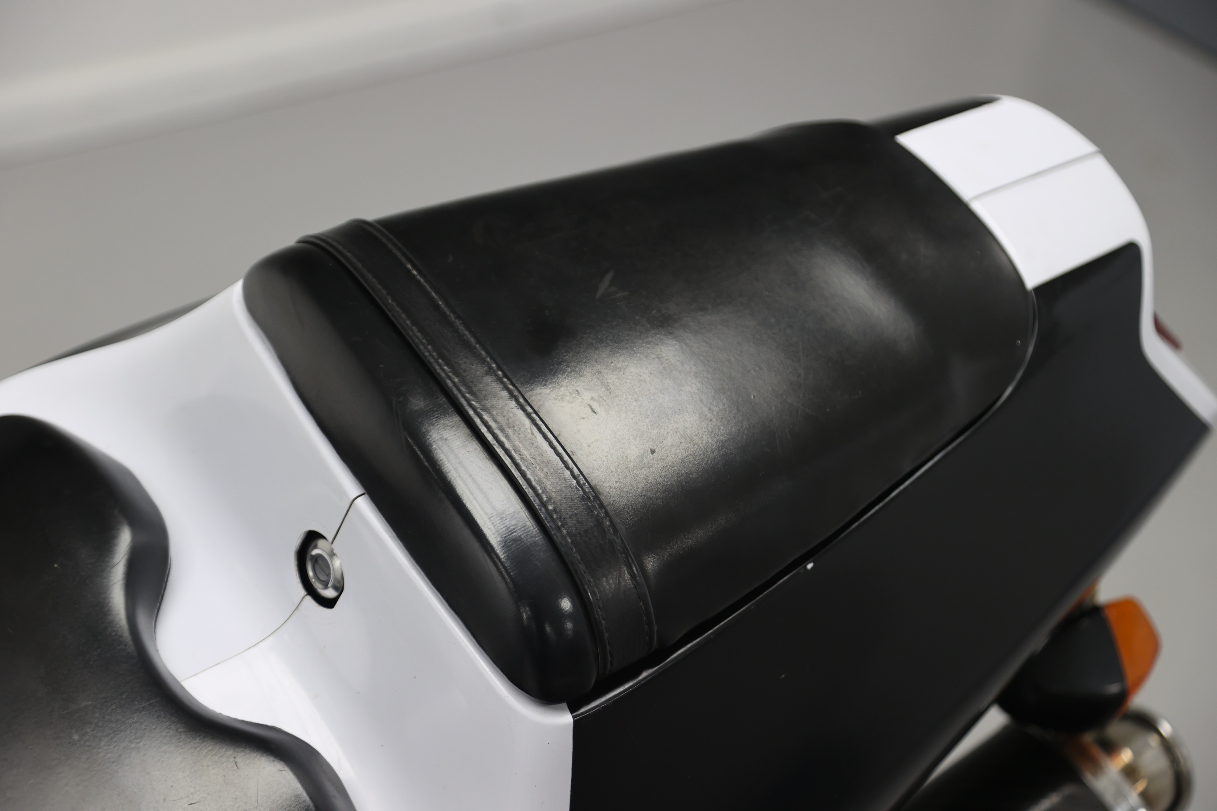 Lot 12 - 1994 Honda RVF400