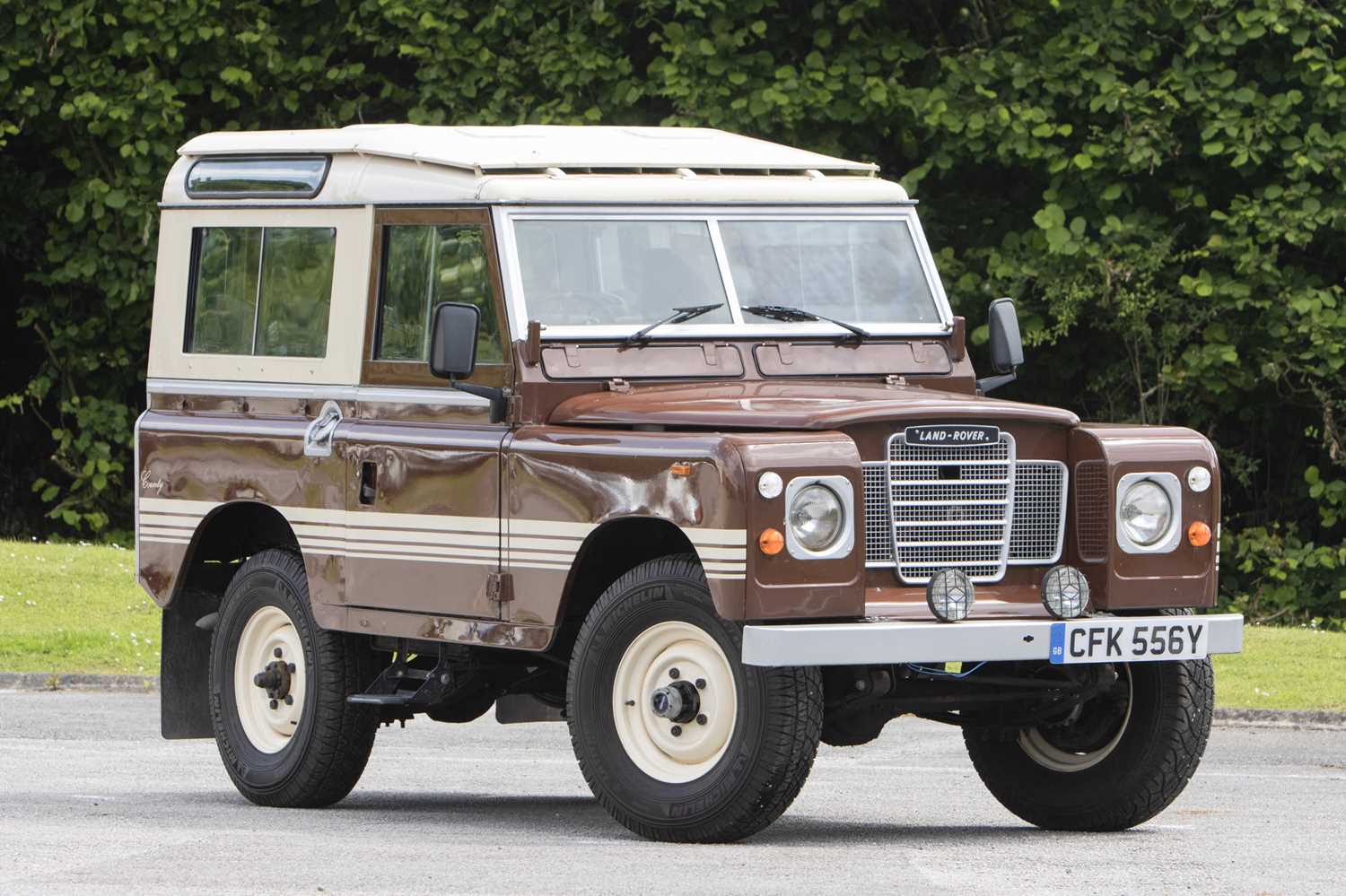 Pic Click Land Rover Lot 141 - 1982 Land Rover 88 Series III County