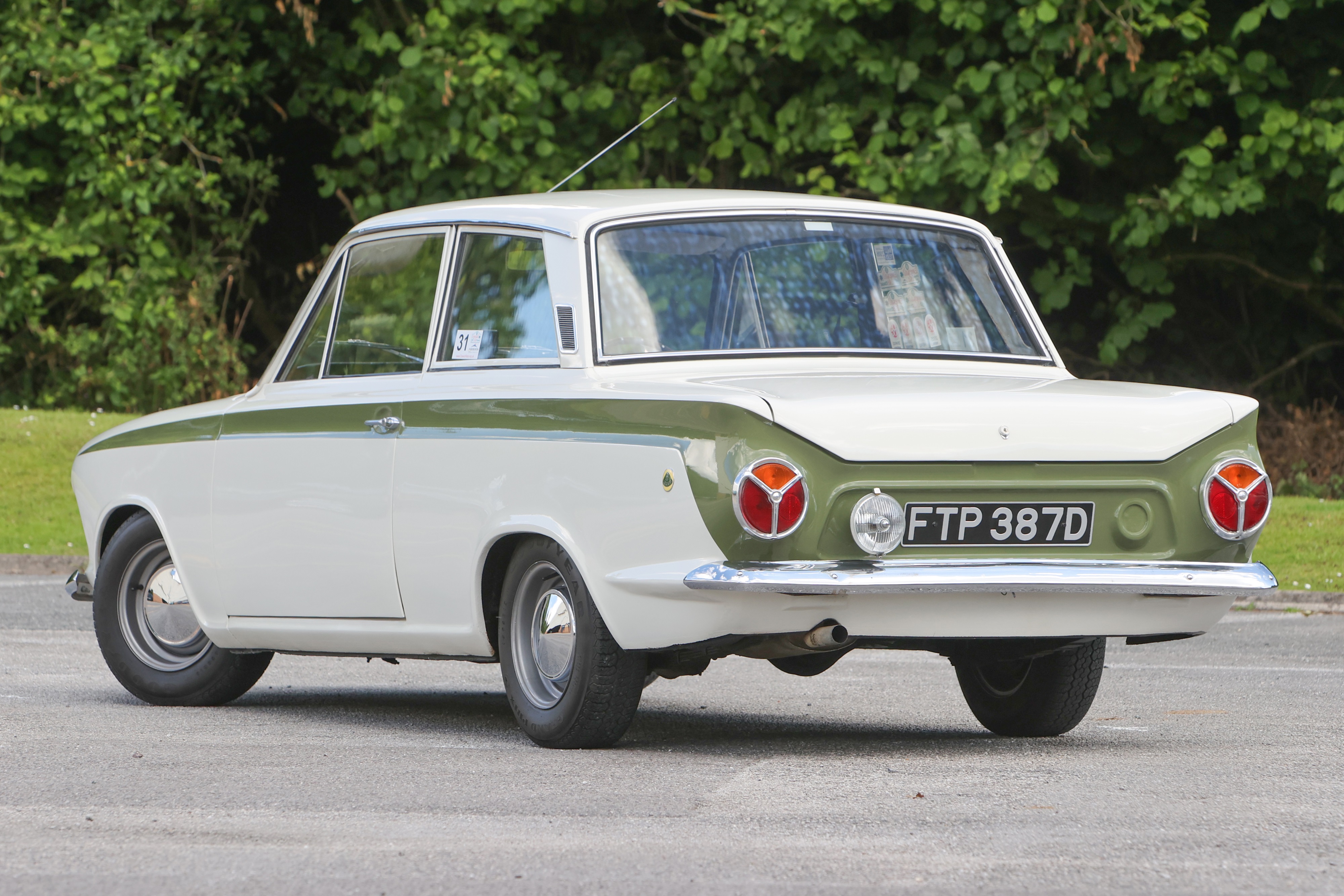 JIM CLARK AT SEBRING 1964: Sedan Racing in a Ford Cortina by Lotus | Nevada