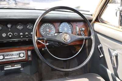 Lot 182 - 1967 Daimler V8-250