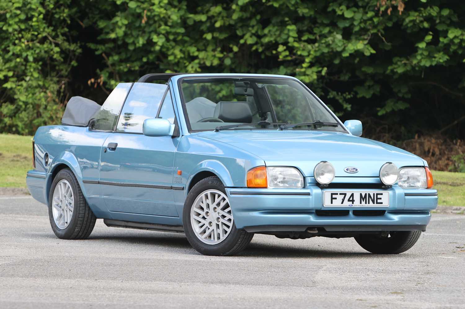 Lot 138 - 1989 Ford Escort XR3i Cabriolet