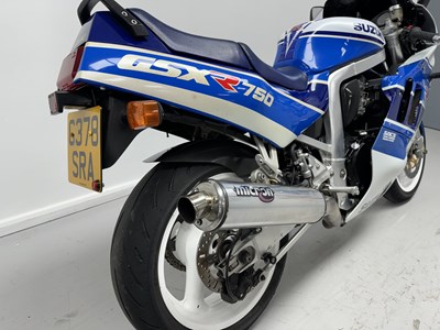 Lot 54 - 1990 Suzuki GSXR750 L