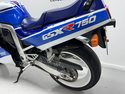 Lot 54 - 1990 Suzuki GSXR750 L