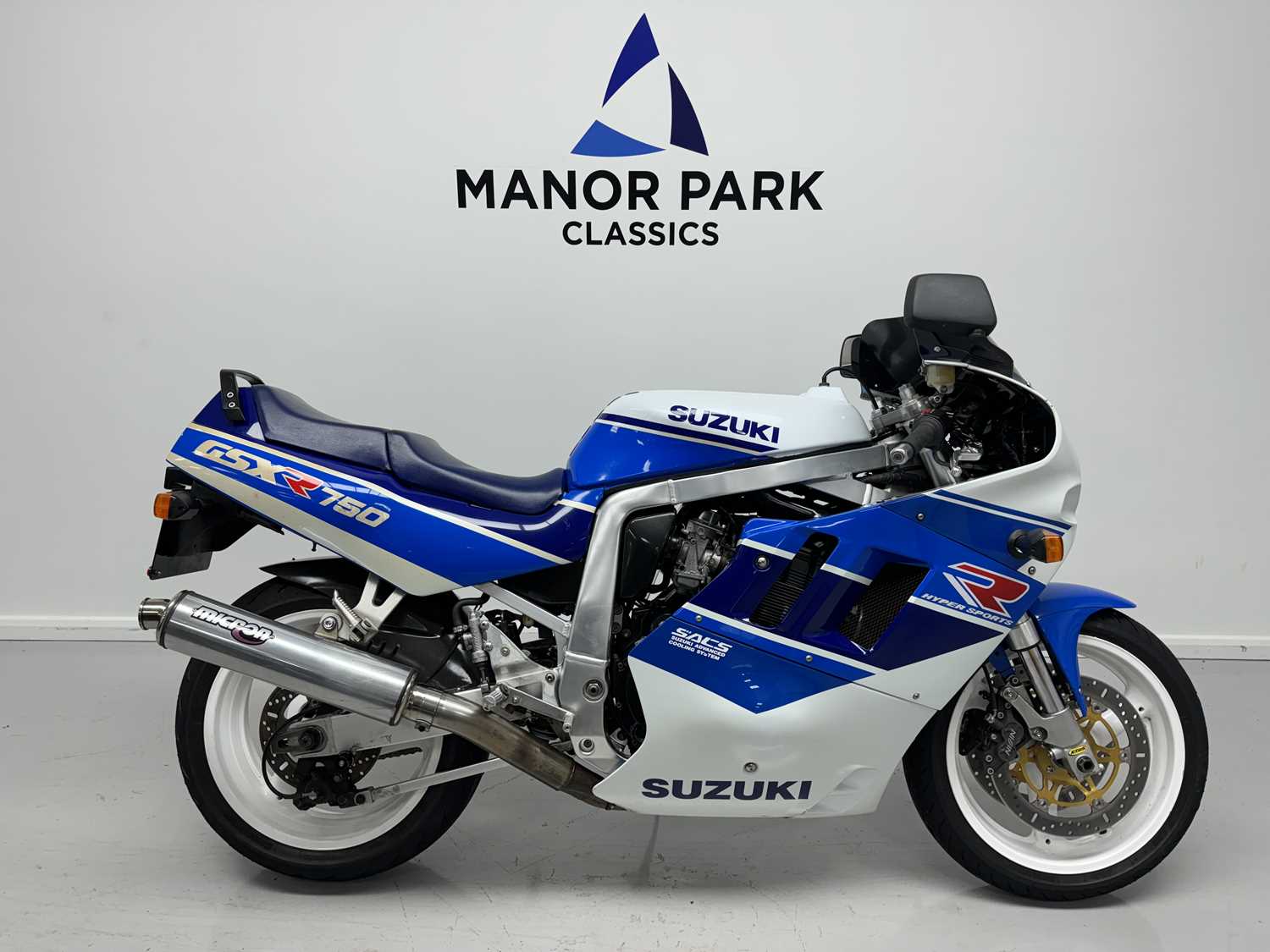 Lot 54 - 1990 Suzuki GSXR750 L