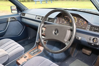 Lot 13 - 1989 Mercedes-Benz 300 E 4Matic