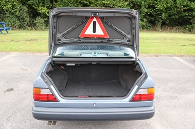 Lot 13 - 1989 Mercedes-Benz 300 E 4Matic