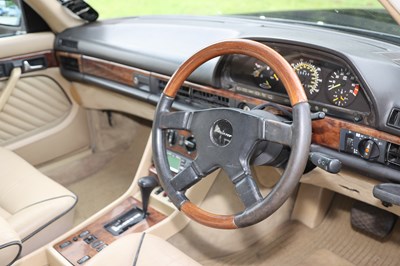 Lot 105 - 1989 Mercedes-Benz 560 SEL