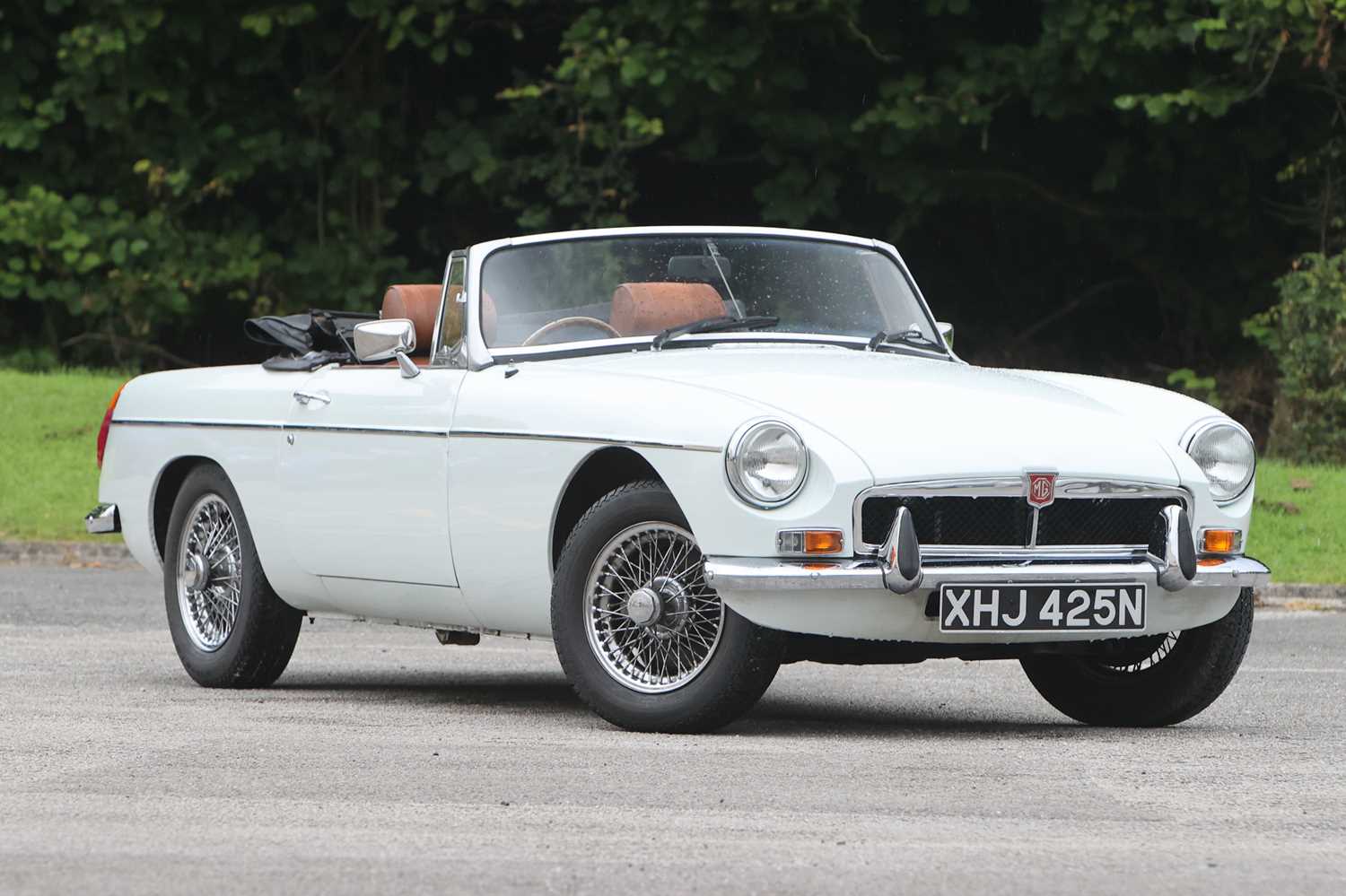 Lot 33 - 1974 MG B Roadster