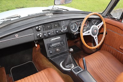 Lot 33 - 1974 MG B Roadster