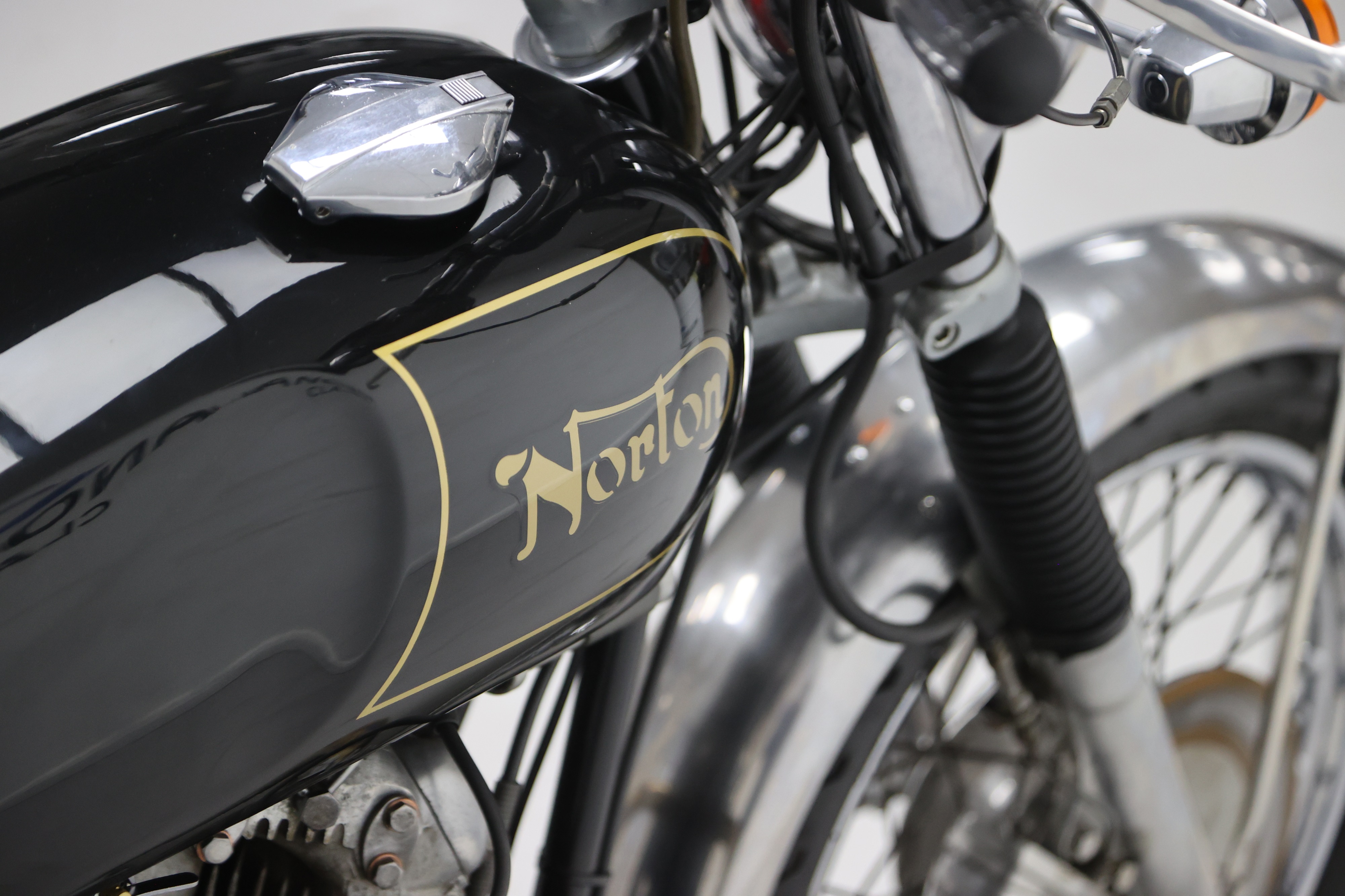 Lot 234 - 1975 Norton Commando 850 MKIIA
