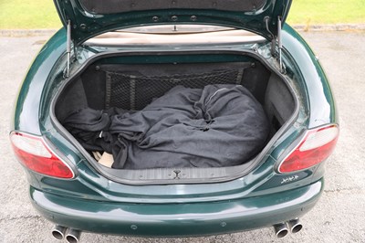 Lot 17 - 2001 Jaguar XKR 4.0 Convertible