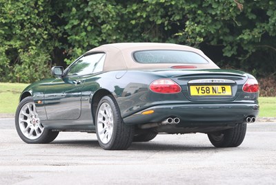 Lot 17 - 2001 Jaguar XKR 4.0 Convertible