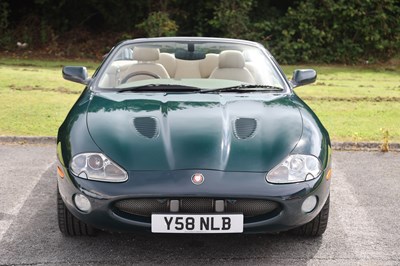 Lot 17 - 2001 Jaguar XKR 4.0 Convertible