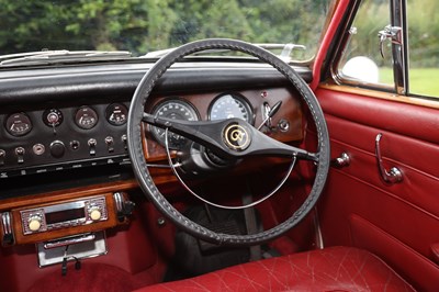 Lot 38 - 1969 Daimler V8-250