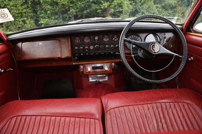 Lot 38 - 1969 Daimler V8-250