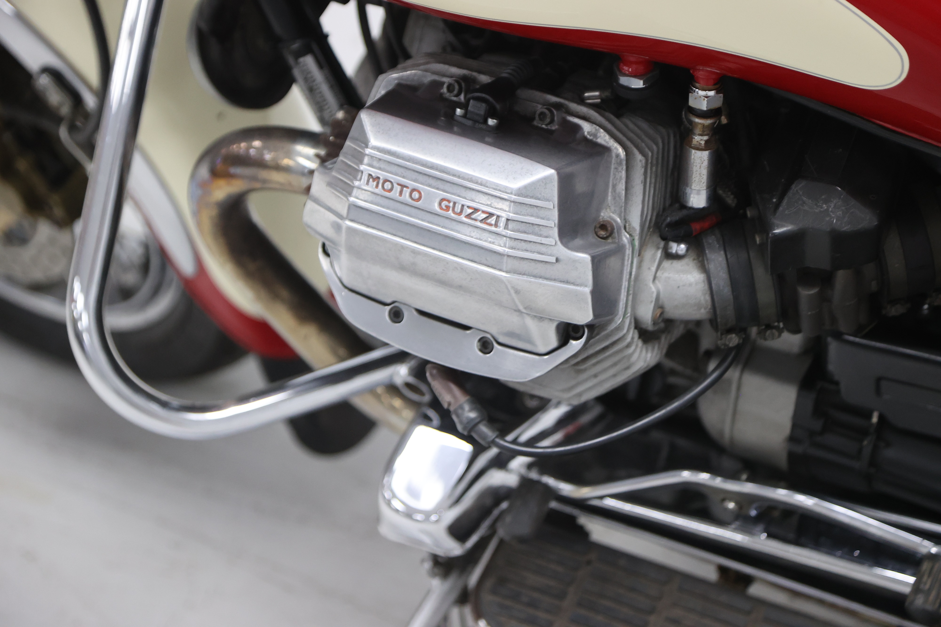 Cache Carénage Arrière Chromé Moto Guzzi 1100i EV California – Pièce D'origine