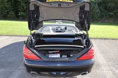 Lot 6 - 2004 Mercedes-Benz SL 500