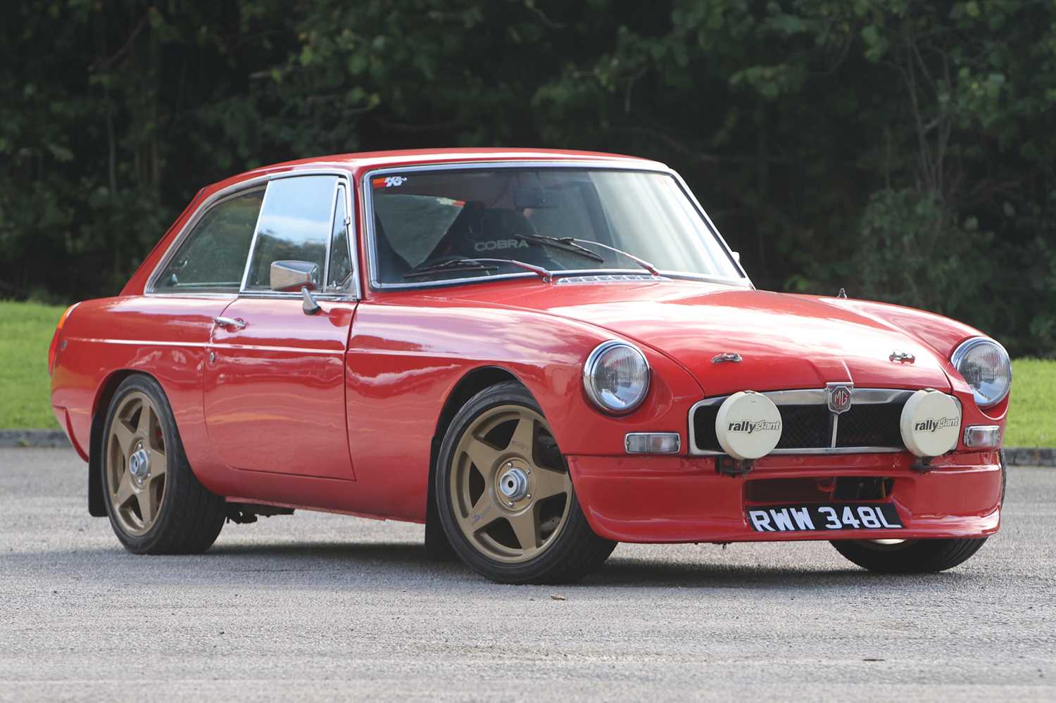 Lot 61 - 1972 MG B GT