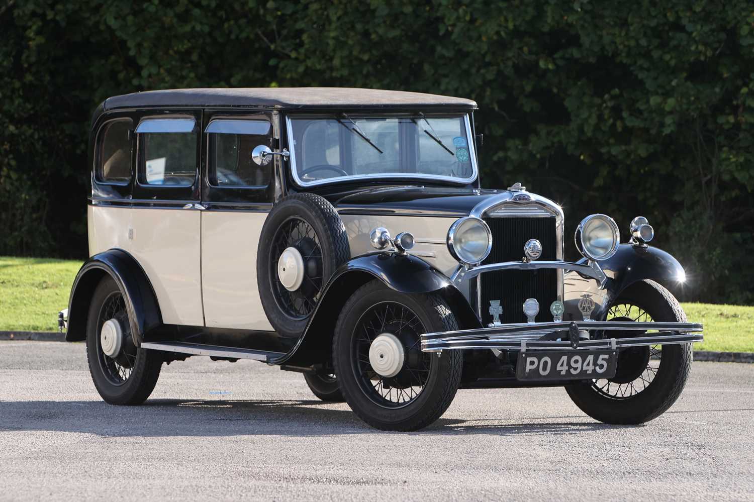 Lot 24 - 1931 Singer Light Six Saloon