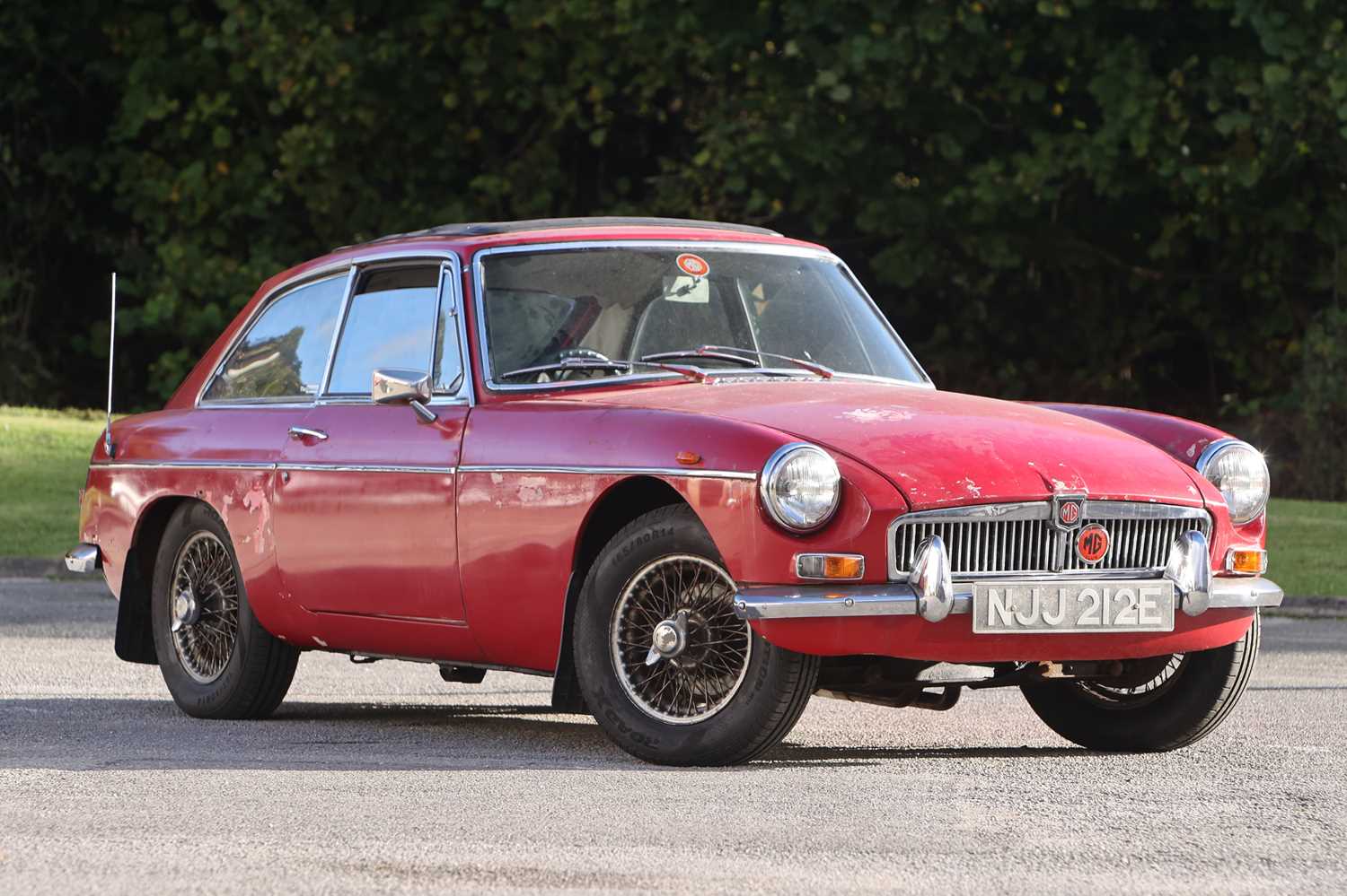 Lot 84 - 1967 MG B GT